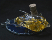 Objeto de vidrio con oro laminar y piedra ágata